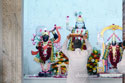Pujya Deepakbhai doing Aarti of Lord Shri krishna